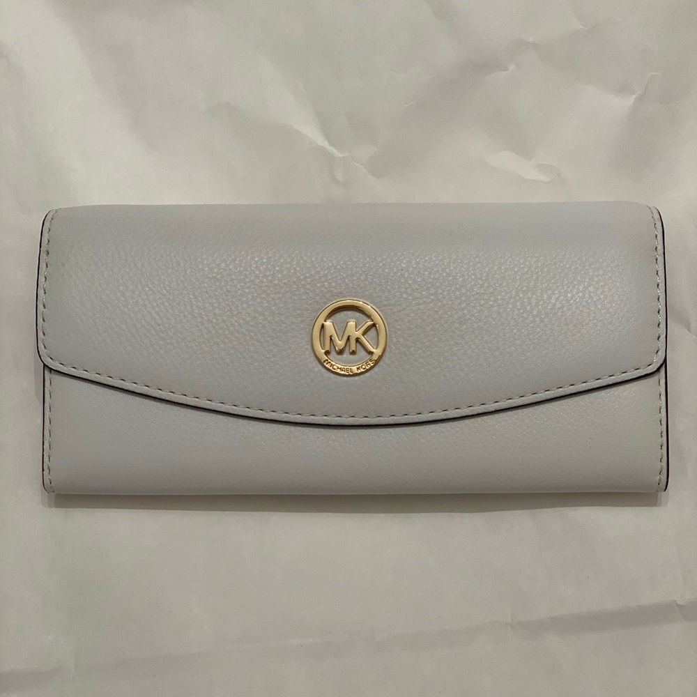 🔴🔴SOLD🔴🔴 Authentic Michael wallet!!